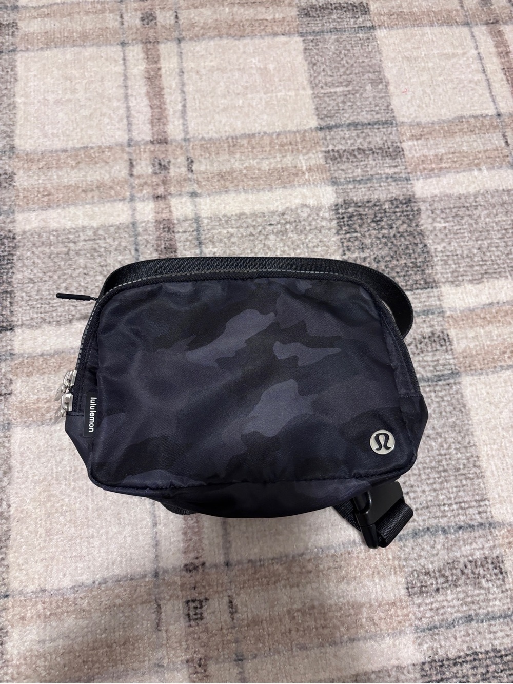 lululemon athletica Black Camo 2l Belt Bag